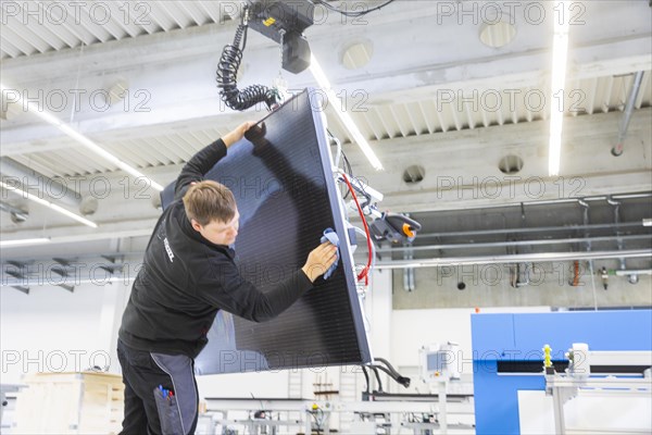 Sunmaxx PVT is a new innovative developer of photovoltaic thermal solar modules. The Fraunhofer ISE