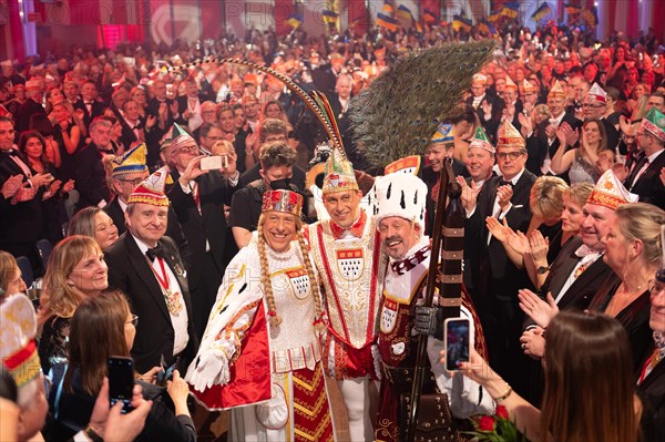 The triumvirate for the 2024 session was proclaimed today in Cologne's Guerzenich to thunderous
