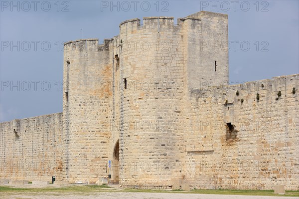 Old city wall, Aigues-Mortes, Camargue, Gard, Languedoc-Roussillon, South of France, France, Europe