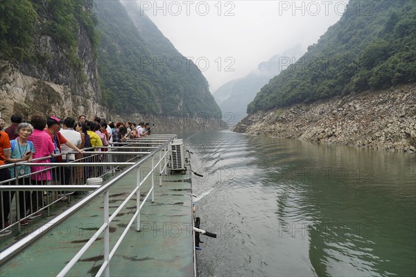 Cruise ship on the Yangtze River, Hubei Province, China, Asia, Group of tourists on board a ship