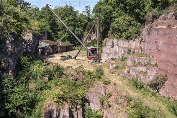 Disused Michelnau quarry, Michelnau tuff, red basalt, red lava, cinder agglomerate, Tertiary