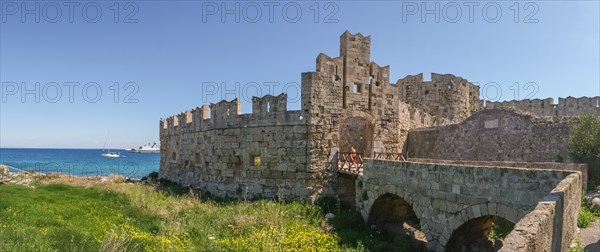 St Paul's Gate, Old Town of Rhodes, UNESCO World Heritage Site, Rhodes, Dodecanese archipelago,