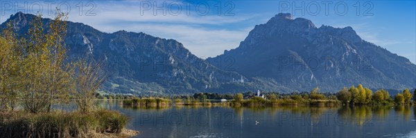 Neuschwanstein Castle near Hohenschwangau, Romantic Road, Ostallgaeu, Allgaeu, Bavaria, Germany,