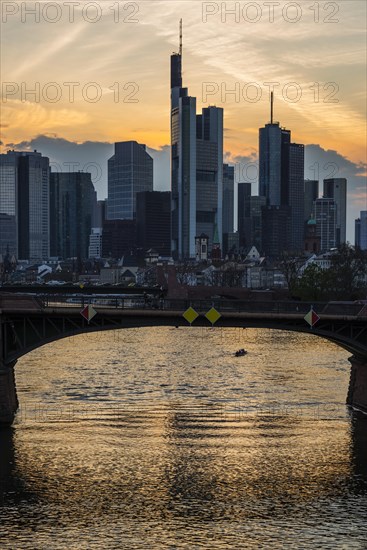 Skyline and banking district at sunset, twilight, Tower 185, Commerzbank, HelaBa, Hessische