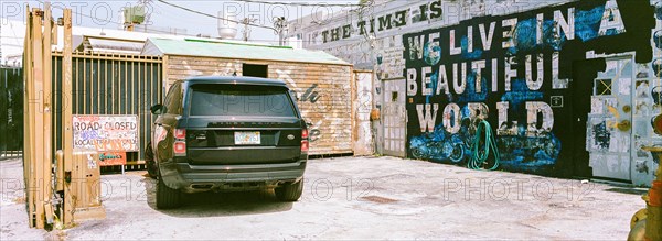 Wynwood Walls Graffiti, Range Rover, Wynwood, Miami, Florida, USA, North America
