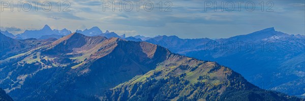 Panorama from Rubihorn, 1957m, to Fellhorn, 2038m, and Soellereck, 1706m, Allgaeu Alps, Allgaeu,