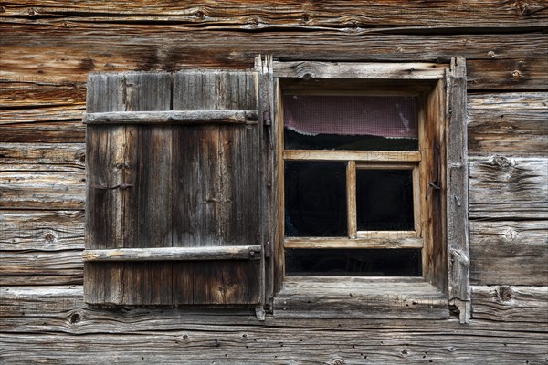 Window with shutter, Naturalpe Gemstel-Schoenesboden-Alpe, Gemsteltal, Mittelberg, Kleinwalsertal,