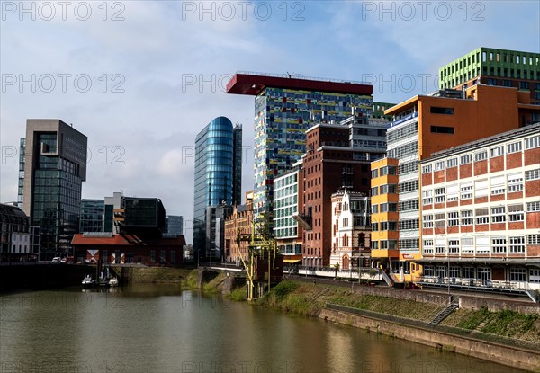 Dock high-rise on the left, The Sign office tower (Helmut Jahn) in the centre, Colorium by