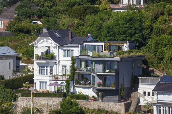 Villas in the Treppenviertel, residential building, Blankenese district, Hamburg, Germany, Europe