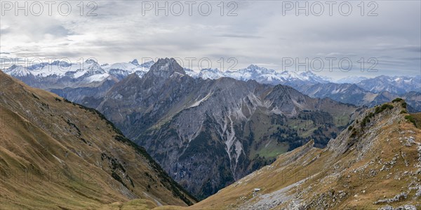 Mountain panorama from Laufbacher-Eckweg to Hoefats, 2259m, Allgaeu Alps, Allgaeu, Bavaria,