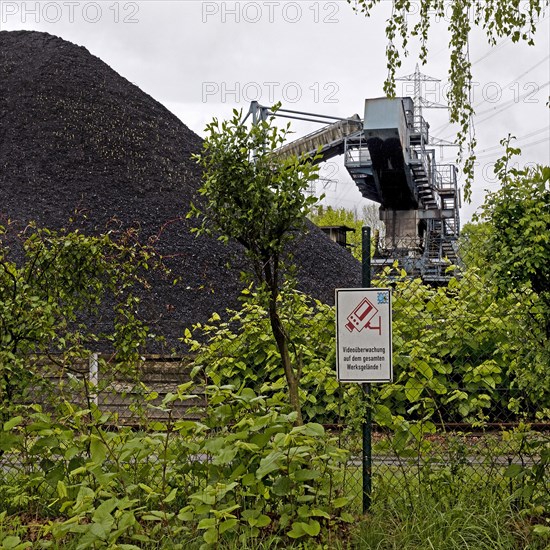 External coaling on the Rhine-Herne Canal for STEAG's hard coal-fired power station, Herne, Ruhr