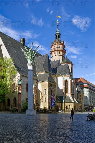 Nikolaikirche with the Nikolaisaeule by Markus Glaeser in memory of the Monday demonstrations,