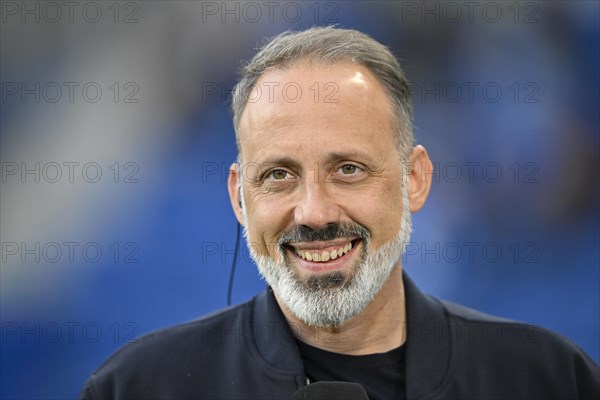 Coach Pellegrino Matarazzo TSG 1899 Hoffenheim, portrait, smiling, headphones, PreZero Arena,