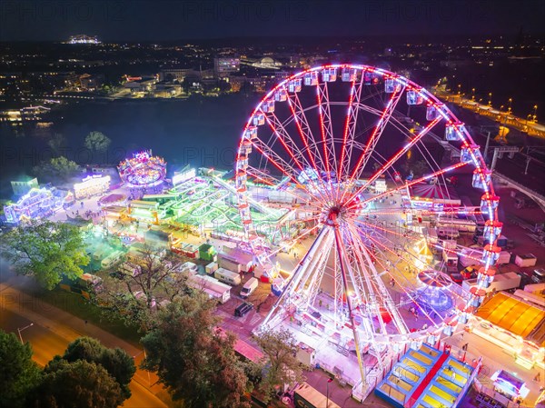 Spring Festival of the Dresden Showmen on the fairgrounds at the Marienbruecke, Dresden, Saxony,