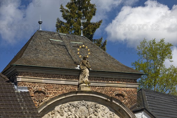 Gatehouse with Madonna figure, Eppinghoven Monastery, former abbey of the Cistercian nuns, Neuss,