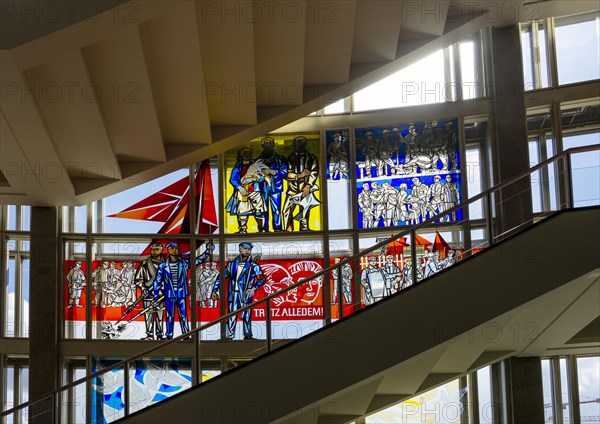 Window glass paintings, realistic socialism, vestibule of the European School of Management and