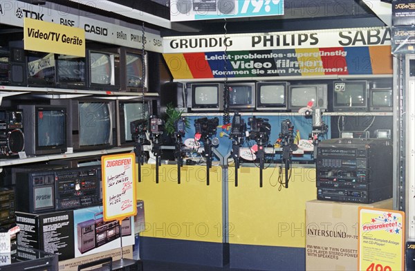 Television sets, video cameras, stereo systems, Photo Porst, Bamberg, Upper Franconia, Bavaria,