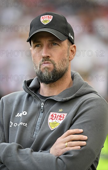 Coach Sebastian Hoeness VfB Stuttgart, portrait, thoughtful, MHPArena, MHP Arena Stuttgart,