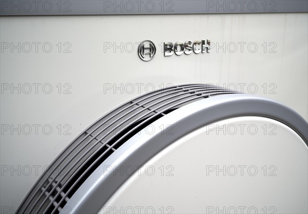 Bosch Compress 7400i AW air-to-water heat pump, logo, outdoor unit, building services, Stuttgart,
