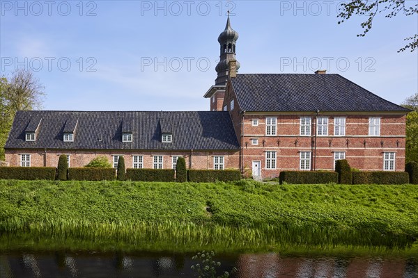 Castle moat and castle outside Husum, North Friesland district, Schleswig-Holstein, Germany, Europe
