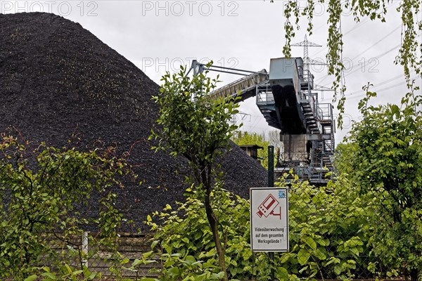 External coaling on the Rhine-Herne Canal for STEAG's hard coal-fired power station, Herne, Ruhr