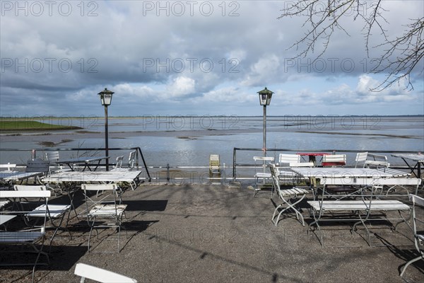Beer garden by the sea, Altes spa hotel, Dangast, Jade Bay, North Sea, Lower Saxony, Germany,