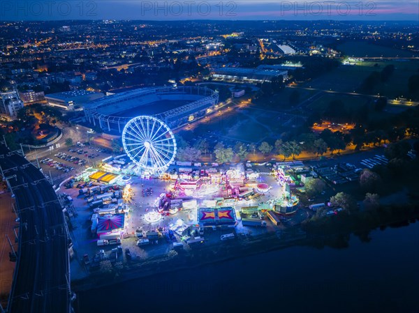Spring Festival of the Dresden Showmen on the fairgrounds at the Marienbruecke, Dresden, Saxony,
