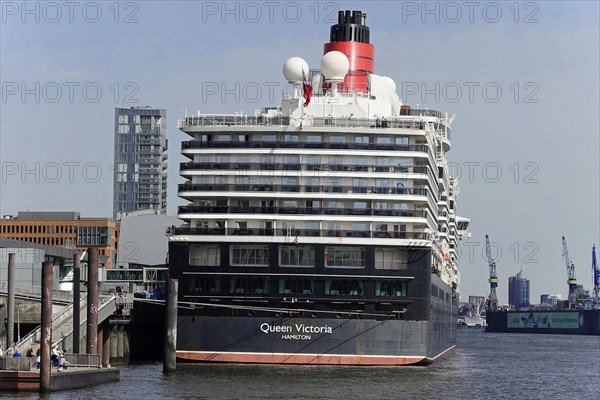 Cruise ship Queen Victoria on the Elbe in Oat harbour, Hamburg, Land Hamburg, Northern Germany,