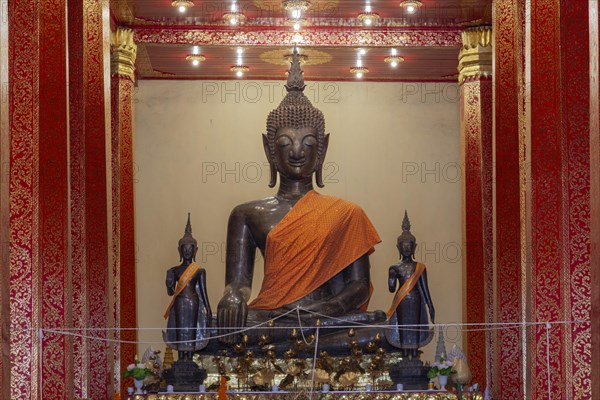 Buddha statue, Bhumispara-mudra, Buddha Gautama at the moment of enlightenment, Wat Ong Teu,
