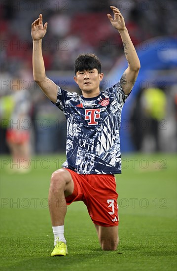 Min-jae Kim FC Bayern Munich FCB (03) warming up, training, Allianz Arena, Munich, Bavaria,