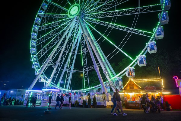 Spring Festival of the Dresden Showmen on the fairgrounds at the Marienbruecke, Dresden, Saxony,