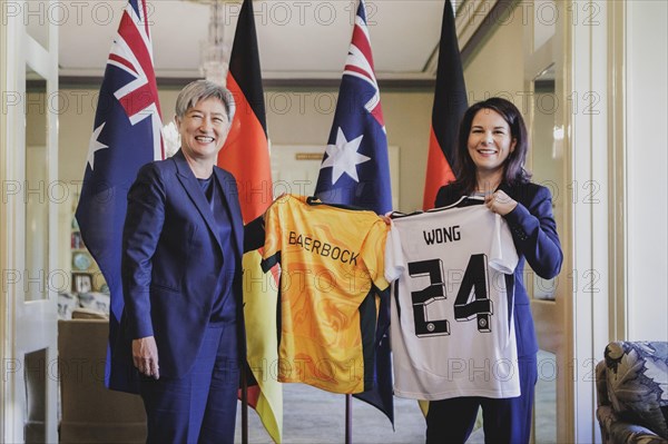 (R-L) Annalena Baerbock (Alliance 90/The Greens), Federal Foreign Minister, and Penny Wong, Foreign