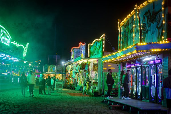 Spring Festival of the Dresden Showmen on the fairgrounds at the Marienbruecke, Dresden, Saxony,