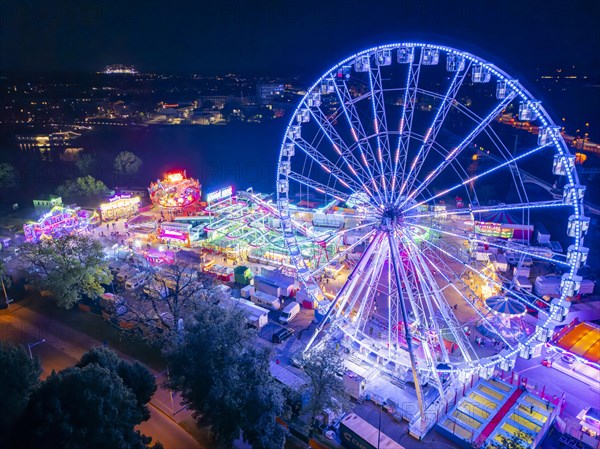 Spring Festival of the Dresden Showmen on the fairgrounds at the Marienbruecke, Dresden, Saxony,