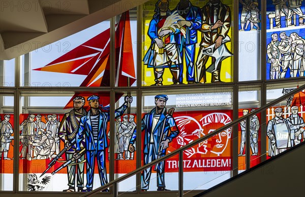 Window glass paintings, realistic socialism, vestibule of the European School of Management and