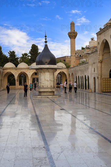 Avlusunda mosque courtyard, Sanliurfa, Turkey, Asia