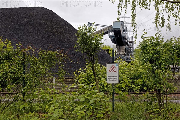 External coaling on the Rhine-Herne Canal for STEAG's hard coal-fired power station, Herne, Ruhr