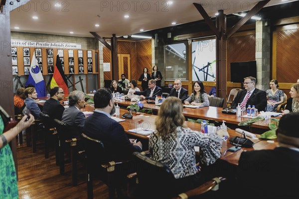 (R-L) Annalena Baerbock (Alliance 90/The Greens), Federal Foreign Minister, and Henry Puna,