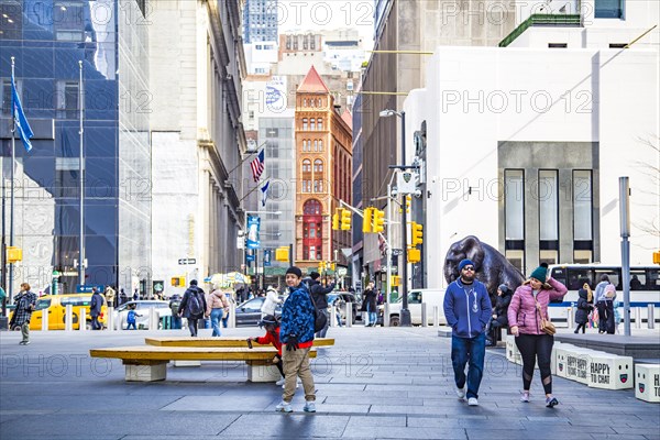Visitors at the World Trade Centre Campus, South Oculus Plaza, 9-11 Memorial, Lower Manhattan, New