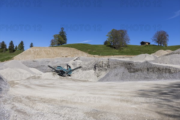 Gravel pit near Fuessen, gravel extraction, construction machinery, Allgaeu, Ostallgaeu, Bavaria,
