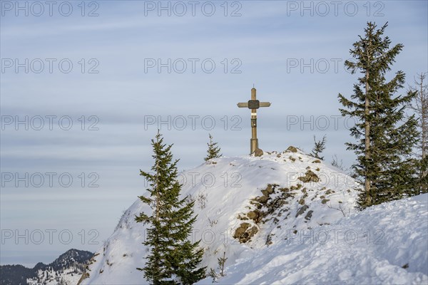 Summit cross on the Rauhkopf, Mangfall mountains, Bavarian Prealps, Bavaria, Tyrol, Germany, Europe