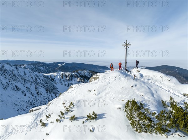 Ski tourer on the summit of the Aiplspitz, Mangfall mountains, Bavarian Prealps, Bavaria, Tyrol,