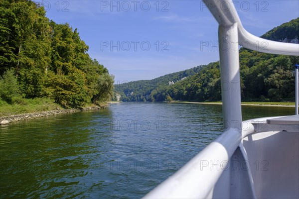 Excursion boat, Danube boat, in the Danube gorge, with liberation hall, Weltenburger Enge, gorge,