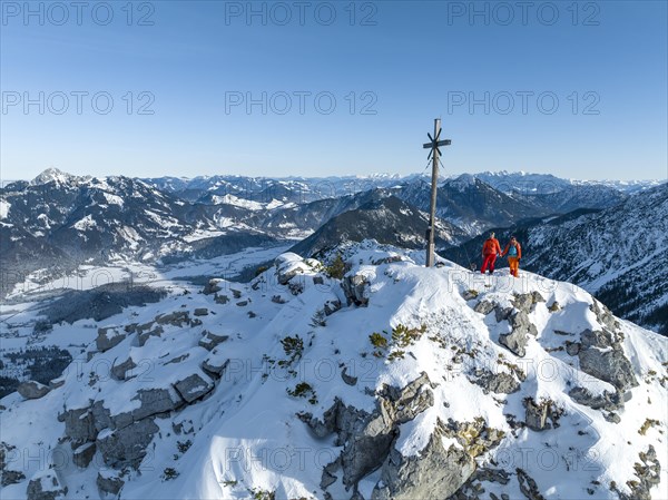 Ski tourer on the summit of the Aiplspitz, Mangfall mountains, Bavarian Prealps, Bavaria, Tyrol,