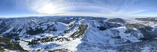 Ski tourers ascending the Aiplspitz, Mangfall mountains, Bavarian Prealps, Bavaria, Tyrol, Germany,