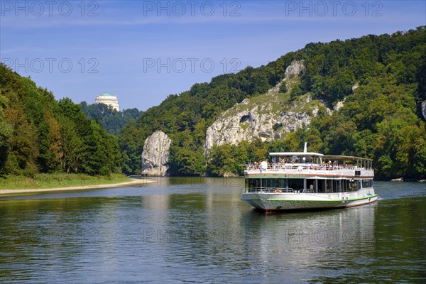 Excursion boat, Danube boat, in the Danube gorge, with liberation hall, Weltenburger Enge, gorge,