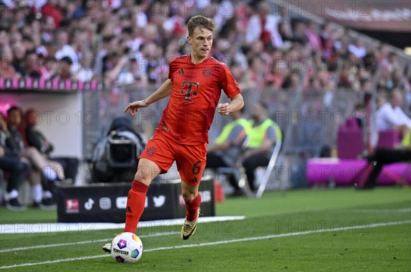Joshua Kimmich FC Bayern Munich FCB (06) Action on the ball Allianz Arena, Munich, Bavaria,