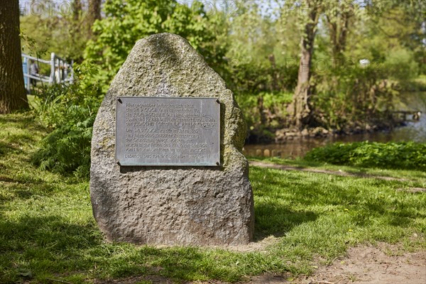 Memorial stone commemorating the destruction of the synagogue and Jewish school of the Jewish