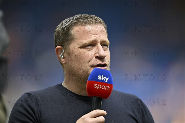 Sports Director Max Eberl FC Bayern Munich FCB portrait, in interview, microphone, mike, SKY logo,