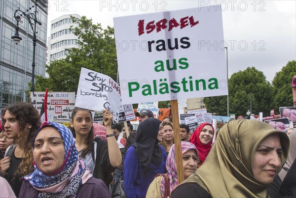 Al Quds Demo. Over 1000 people demonstrate against Israel's military attacks in the Gaza Strip,